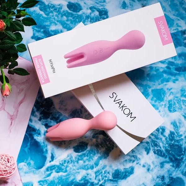 Nymph Vibrador Movimiento y Rotación Svakom